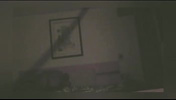 un mari offre son pote a ca femme