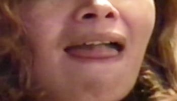 femme mature qui se masturbe