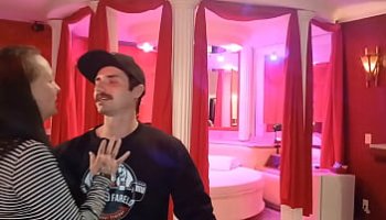 adolescente noir violer et gifle